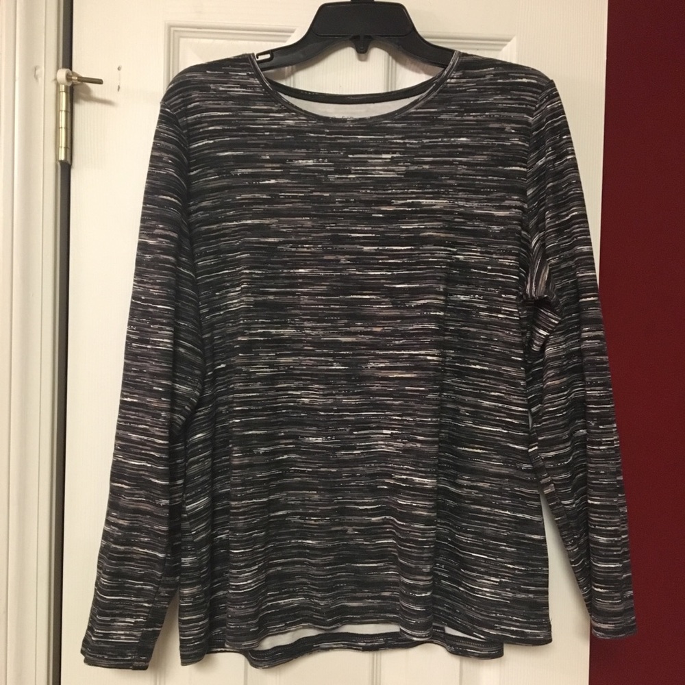 Croft & Barrow shirt, Black/WhiteGray size XL.